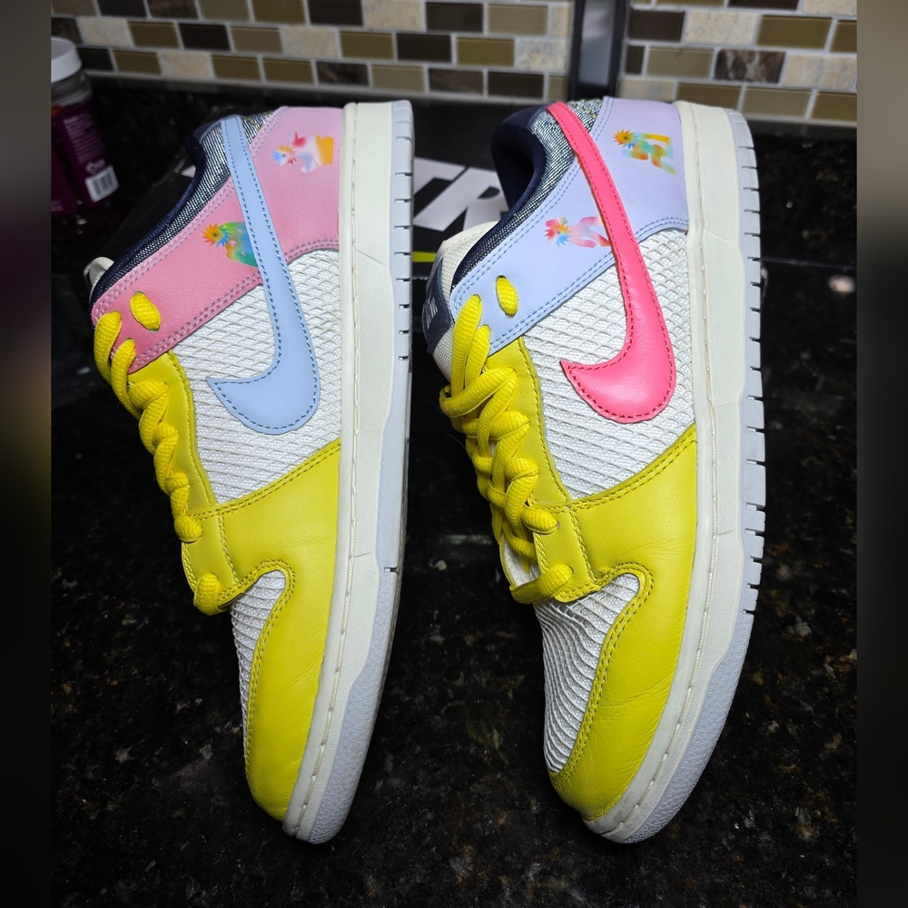 Nike SB Dunk Low x 'Be True' EUC RARE Size 11.5 W/ Original Box - Picture 4 of 7